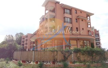 Слънчев бряг, двустаен обзаведен с гледка басейн, Акт 16, битов ток, комплекс Sun Flower (Сън Флаур)