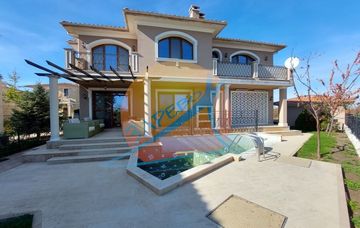 Поморие, триетажна къща лукс с басейн, камина, паркомeстa, гледка море, Виктория Роял Гарден (Victoria Royal Garden)