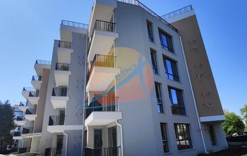 Равда, 30 м от плажа,  нов тристаен до ключ в сграда без такса поддръжка Азуро Бийч, Акт 16