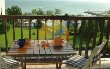 Манастира II (Monastery II), Диневи груп, Свети Влас