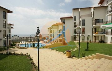 Компас (Compass), Диневи груп, Свети Влас